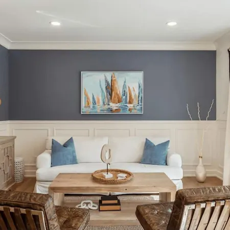 Villa New Construction Modern Luxury Retreat W 6 Beds &